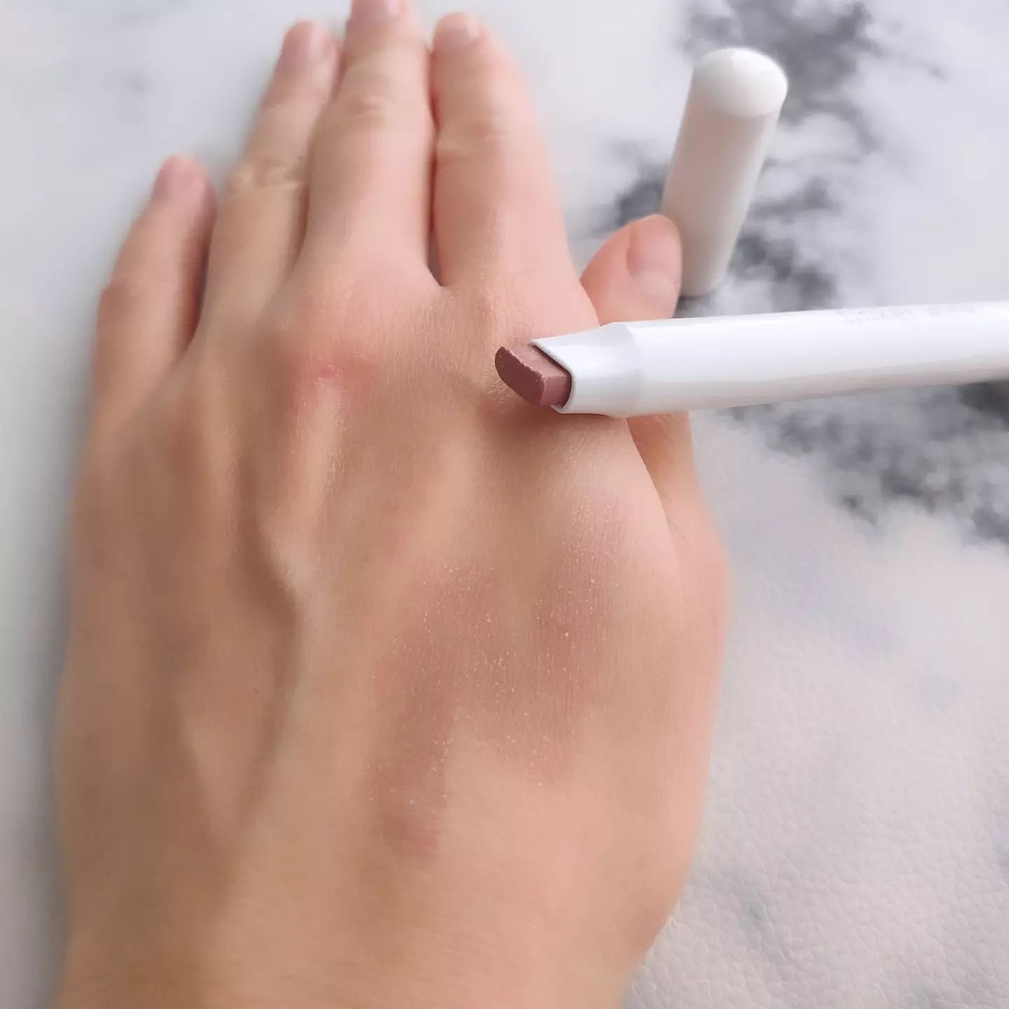 透け感アイシャドウペンシル/ティンカーウィンク/スティックアイシャドウを使ったクチコミ（3枚目）