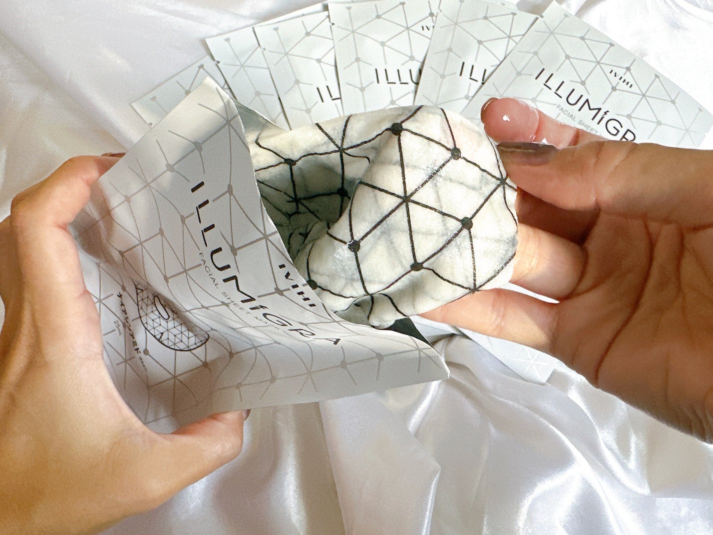 イルミグラフェイシャルシートマスク/IVIHI/シートマスク・パックを使ったクチコミ(2枚目)