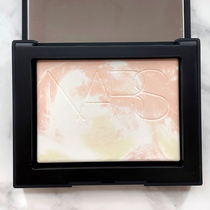 ライトリフレクティング プリズマティックパウダー/NARS/プレストパウダーを使ったクチコミ(2枚目)