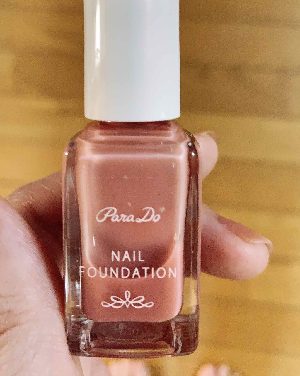 ぱぴこ on LIPS 「パラドゥネイルファンデーション爪にもファンデーションを塗る時代..」(1枚目)