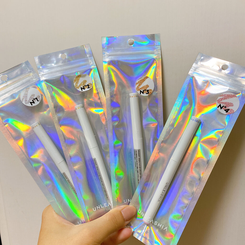 プリティー イージーグリッタースティック/unleashia/グリッターを使ったクチコミ（2枚目）