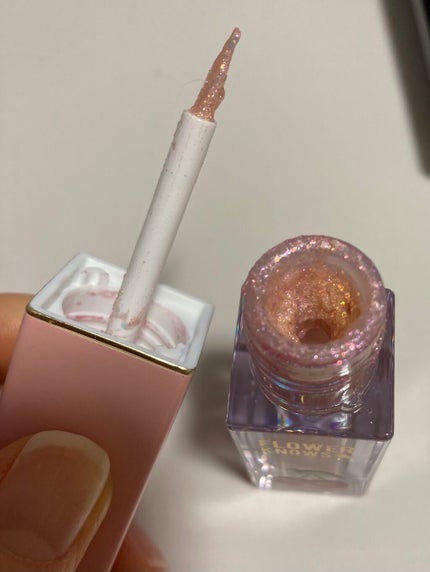 Cherry Love グリッター リキッドアイシャドウ/FlowerKnows/グリッターを使ったクチコミ(4枚目)