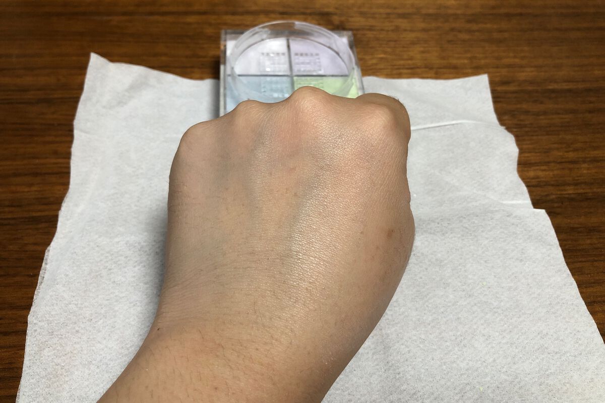 プリズム・リーブル/GIVENCHY/ルースパウダーを使ったクチコミ(5枚目)