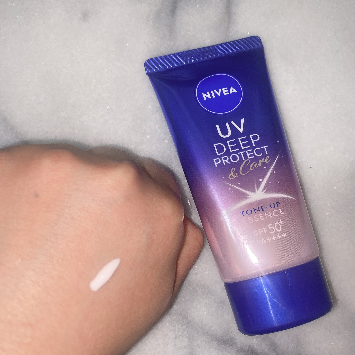 ニベアUV ディープ プロテクト&ケア トーンアップ エッセンス/ニベア/日焼け止めローションを使ったクチコミ(2枚目)