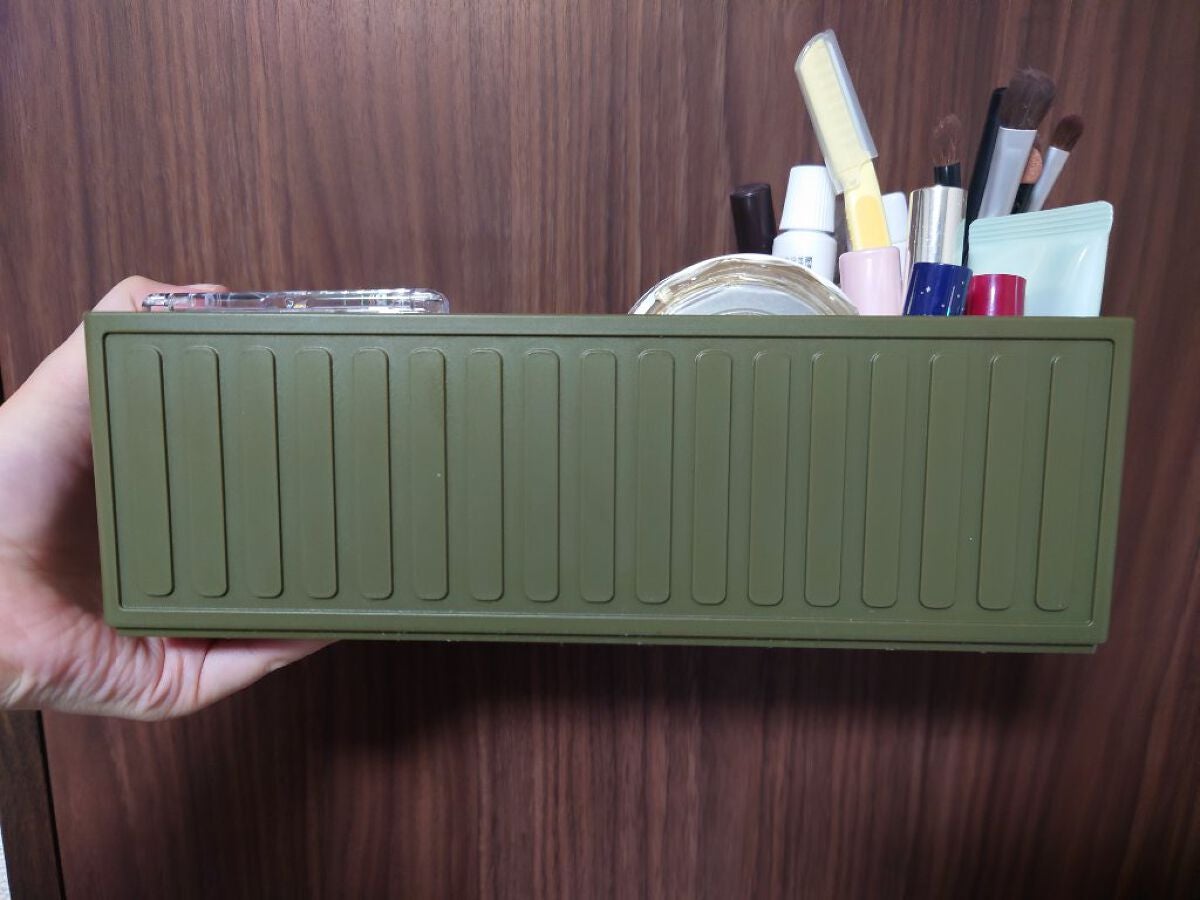 ゆい on LIPS 「Seriaでのこのケース、メイク類をしまっておきやすくて今はこ..」(1枚目)