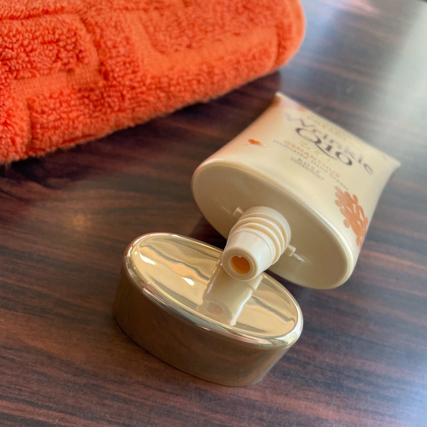 コエンリッチ ザ プレミアム 薬用リンクルホワイト ハンドクリーム 金木犀の香り 【医薬部外品】/コエンリッチQ10/ハンドクリームを使ったクチコミ(4枚目)