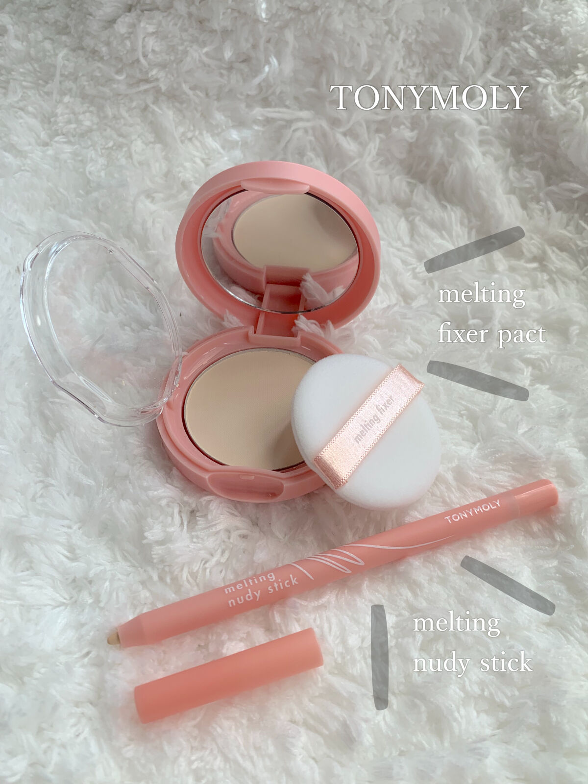 TONYMOLY Melting Nudy Stickのクチコミ「サーモンピンクのパッケージが、かわいい💖
サラサラのパウダーとスルスル描けるコンシーラースティ.....」（1枚目）