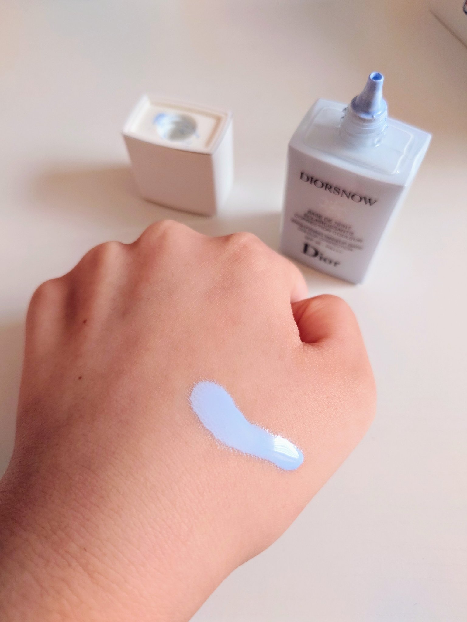 【旧】スノー メイクアップ ベース UV35 SPF35／PA+++ ブルー シェード/Dior/化粧下地を使ったクチコミ（2枚目）