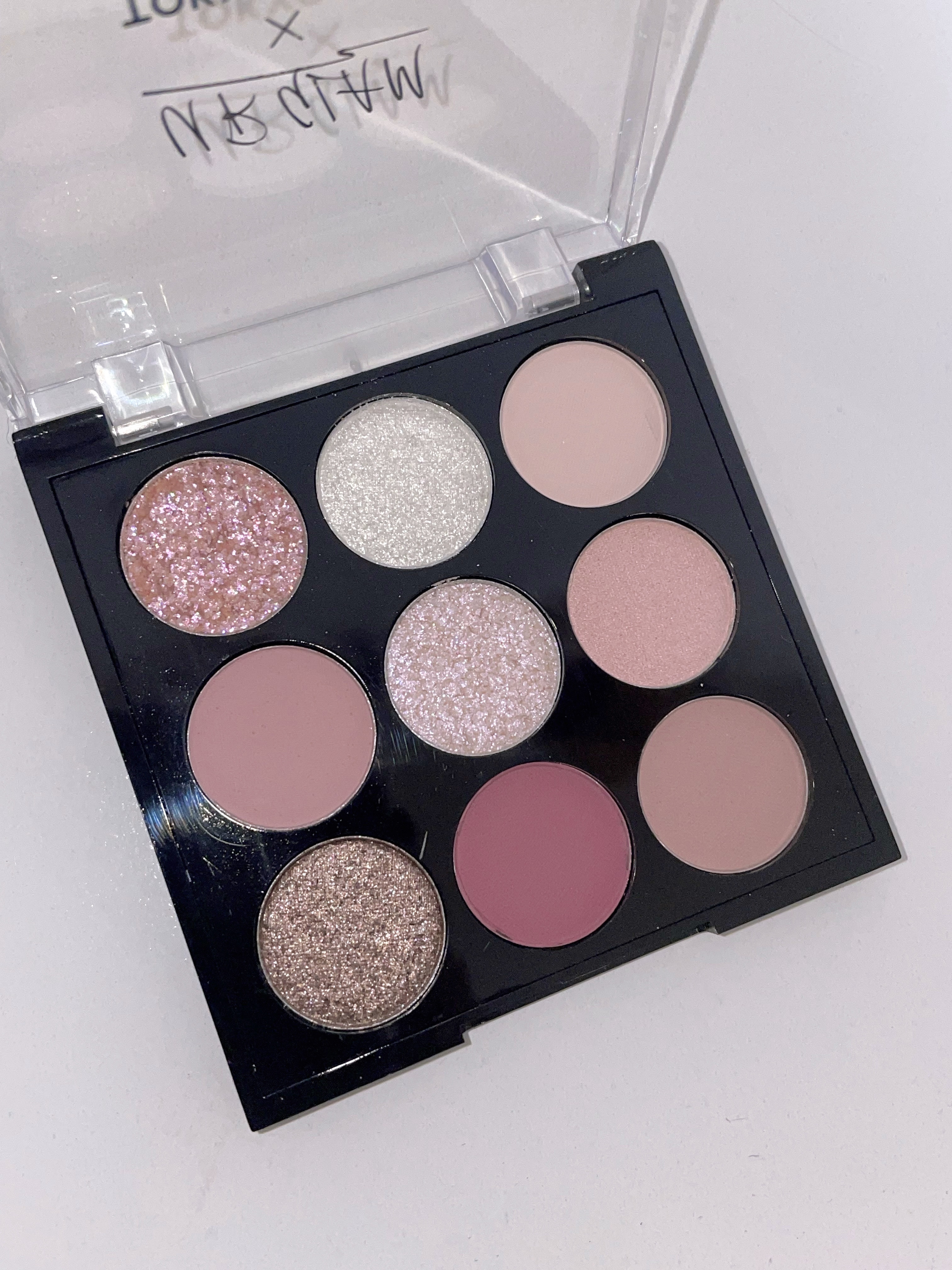 ＵＧＴ　ドットアイカラーパレット 04c　ベリー/U R GLAM/アイシャドウパレットを使ったクチコミ（1枚目）