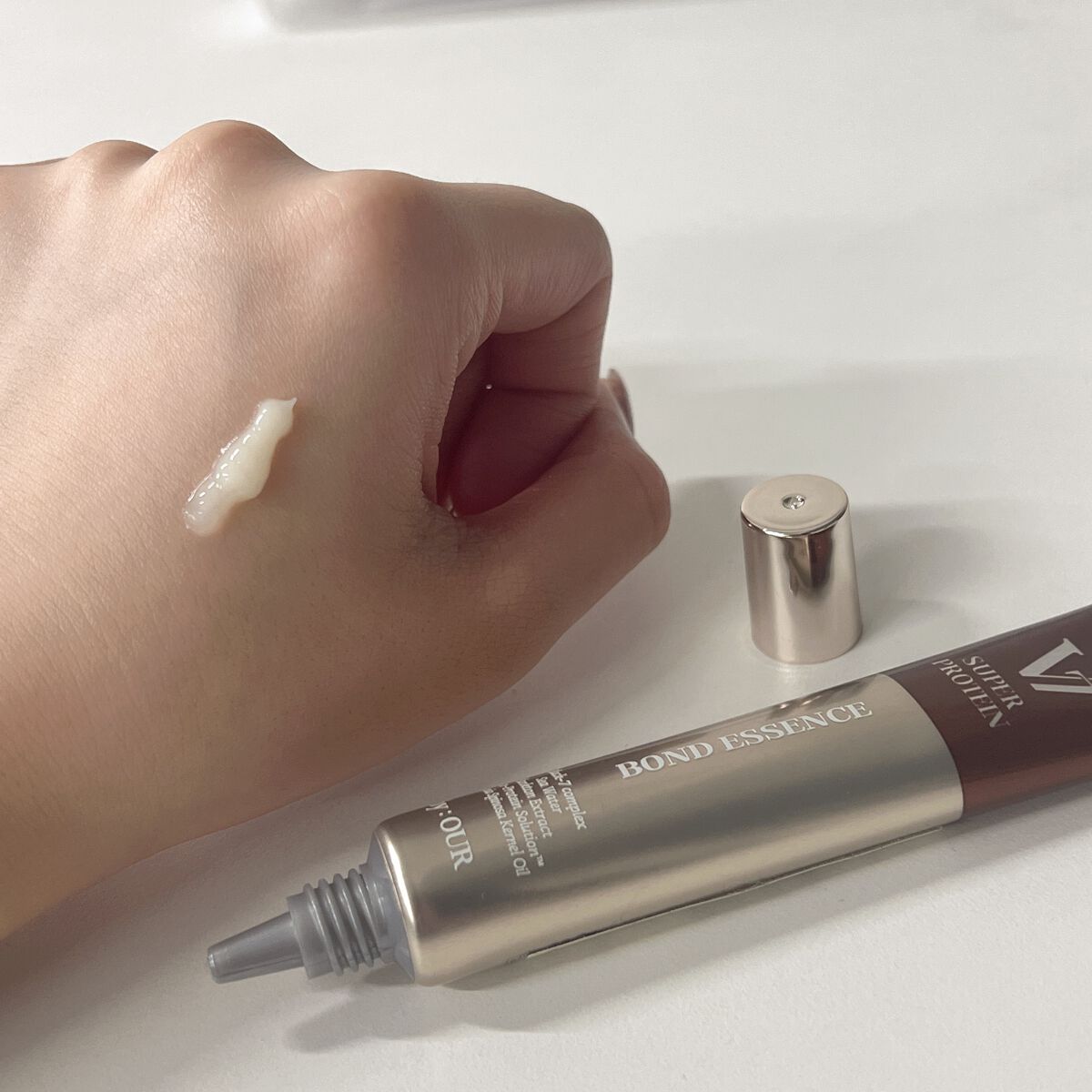 V7 スーパープロテイン ボンドヘアエッセンス/by : OUR/アウトバストリートメントを使ったクチコミ（2枚目）