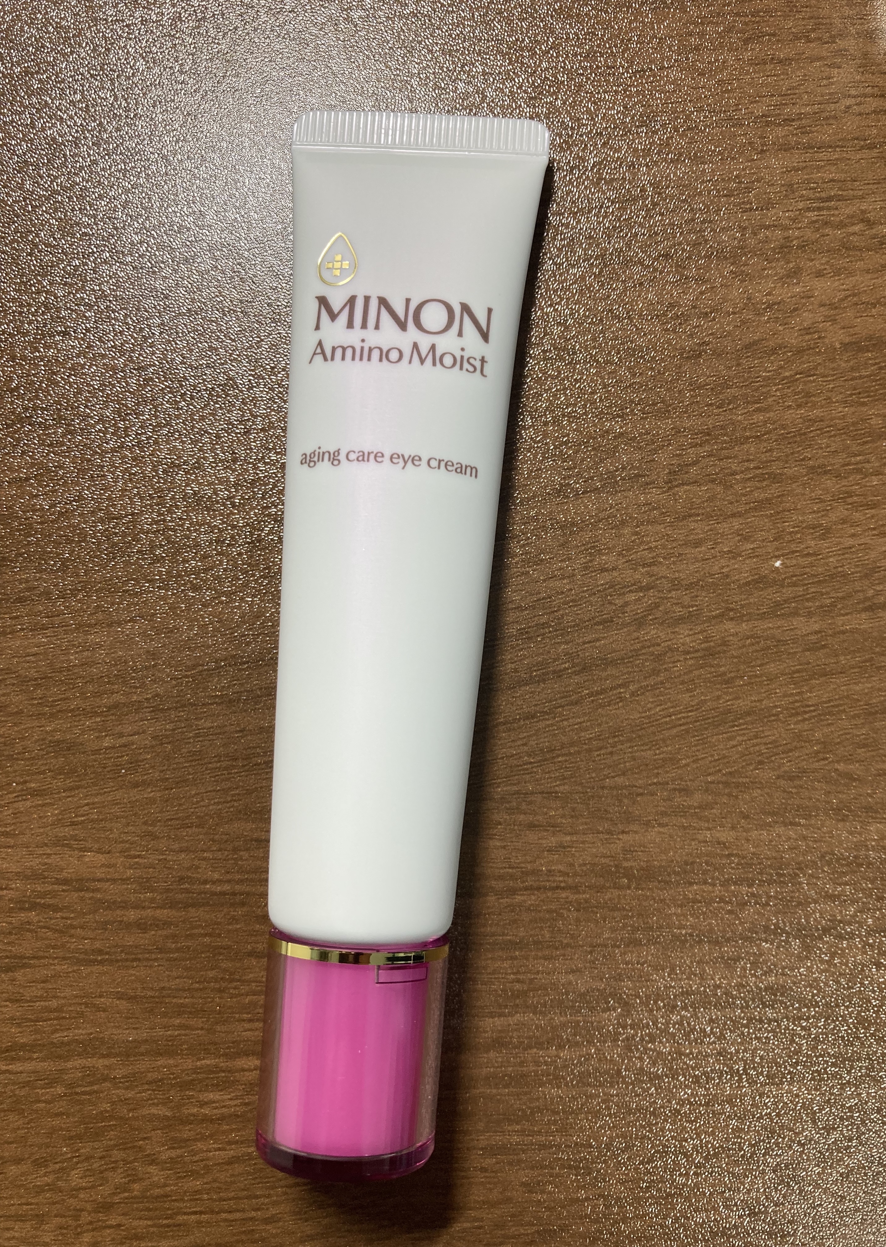 ミノン/ミノン アミノモイスト エイジングケア アイクリーム

敏感肌向けのアイクリームらしいので、購入しました。
有効成分が入っていて、敏感肌向けのアイクリームってこれ以外に見かけない気がします。
シワ改善・シミ予防の有効成分、肌あれ予防