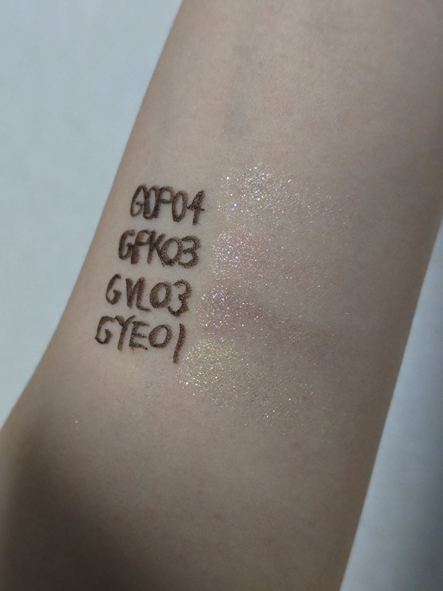 グリッタープリズム シャドウ マーブル/MISSHA/単色アイシャドウを使ったクチコミ(3枚目)