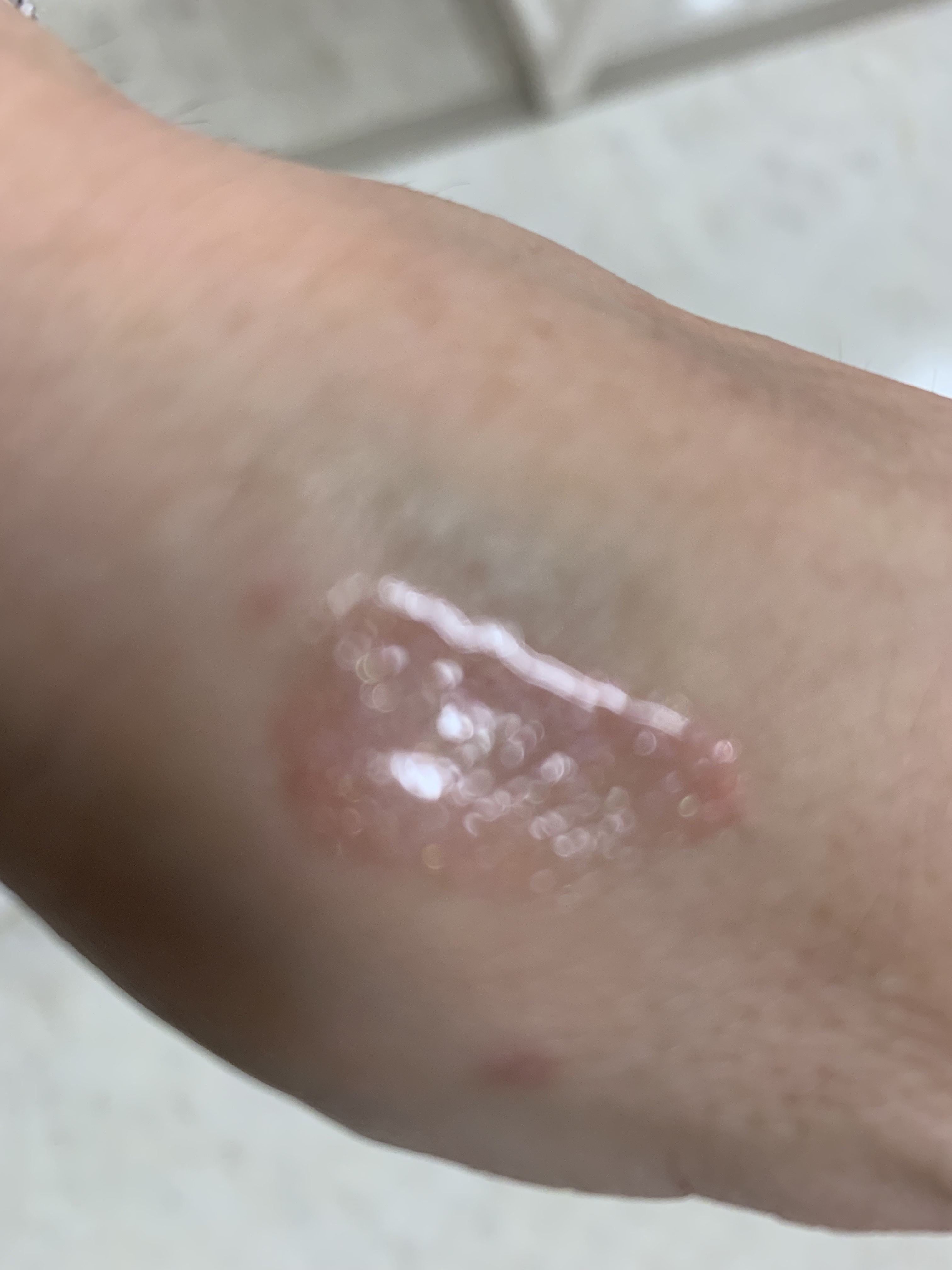 リフターシャイン 003 ベリームーン/MAYBELLINE NEW YORK/リップグロスを使ったクチコミ（2枚目）