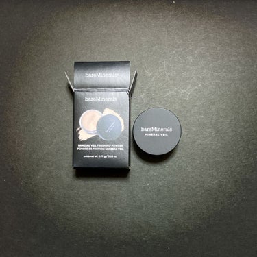 bareMinerals ミネラルベールのクチコミ「ベアミネラル『ミネラルベール』
ミネラルで作られたルースパウダー。

ツヤや色を消さずに表面を.....」（2枚目）