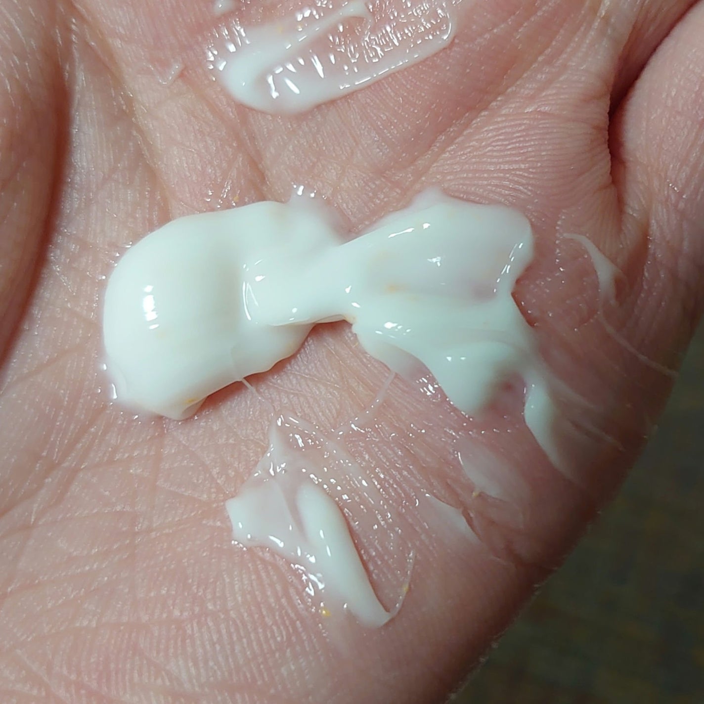 シューマジゴールド糸リフティングクリーム+EMS美顔器/MEDITHERAPY/フェイスクリームを使ったクチコミ(2枚目)