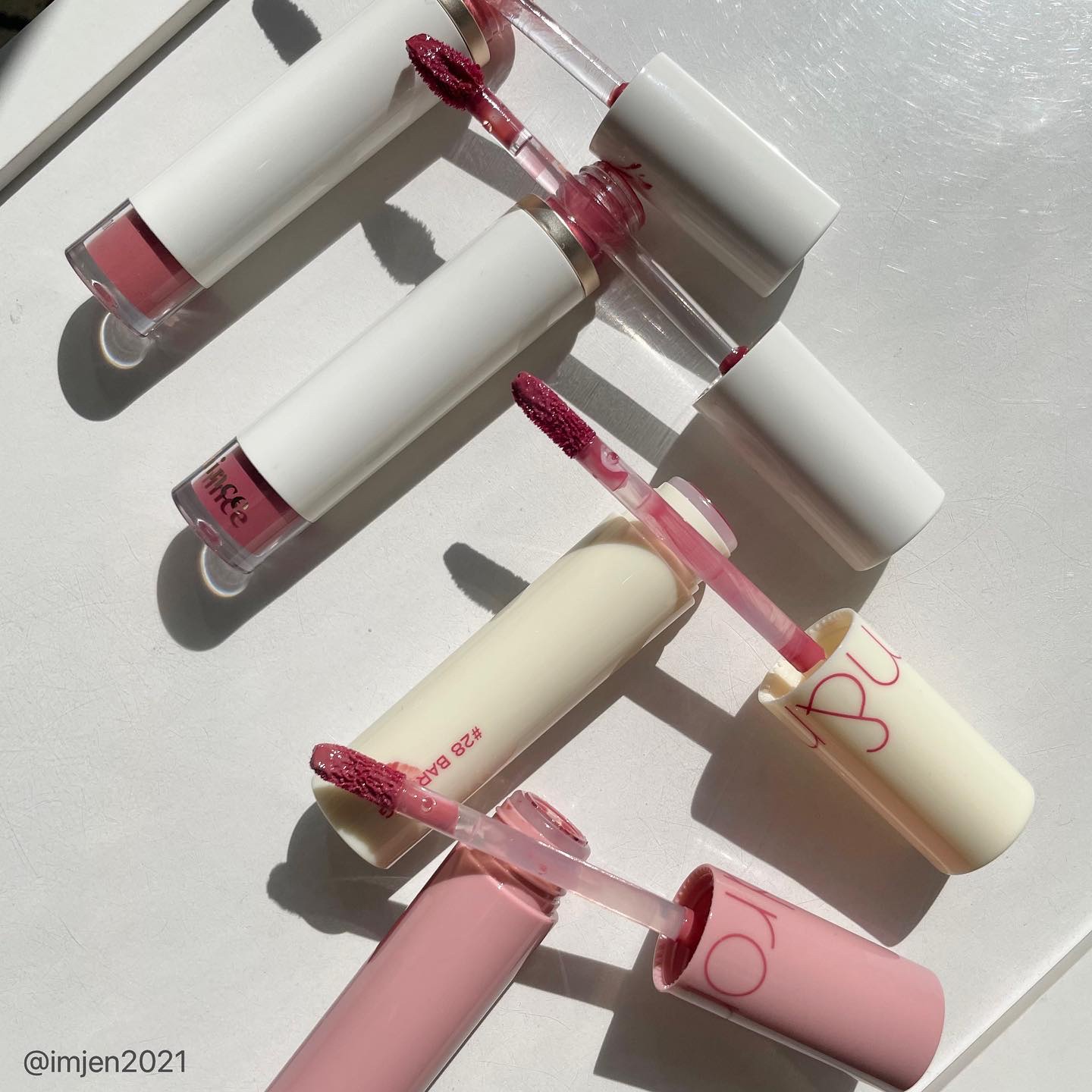 ジューシーラスティングティント/rom&nd/リップティントを使ったクチコミ（3枚目）