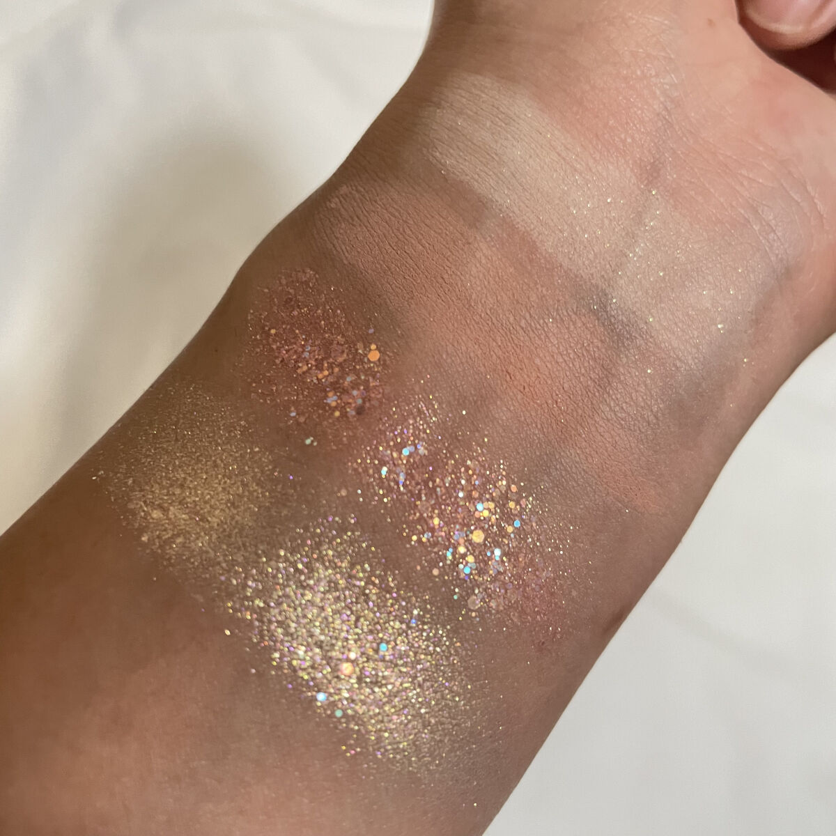 TWINKLE POP Pearl Flex Glitter Eye Palette ヘイ、コーラル/CLIO/アイシャドウパレットを使ったクチコミ（3枚目）