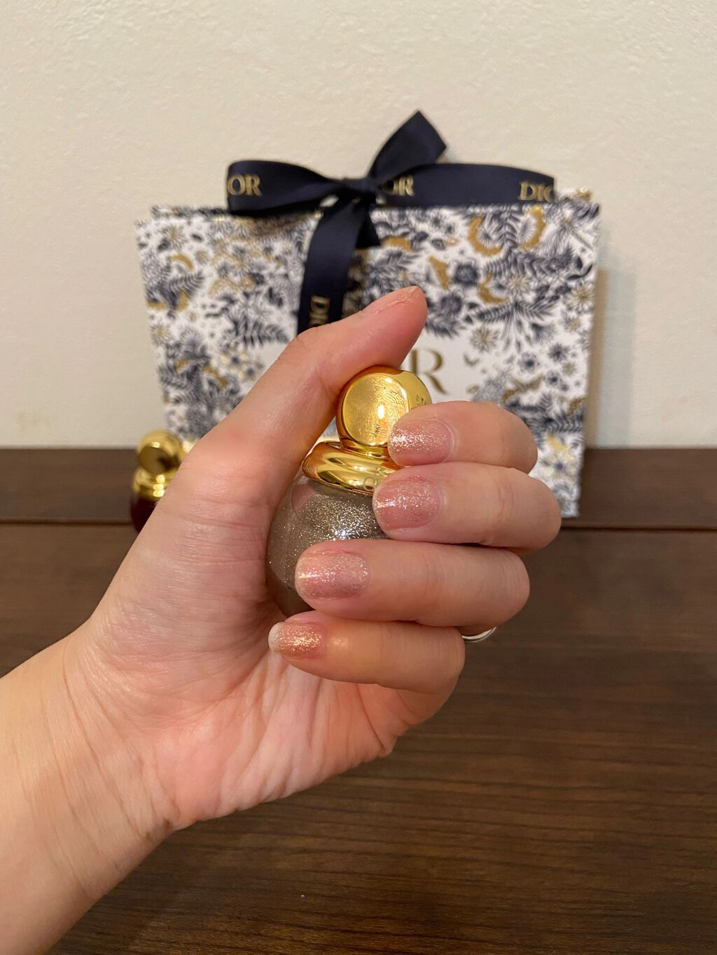 ディオリフィック グリッター トップ コート/Dior/ネイルトップコートを使ったクチコミ（2枚目）