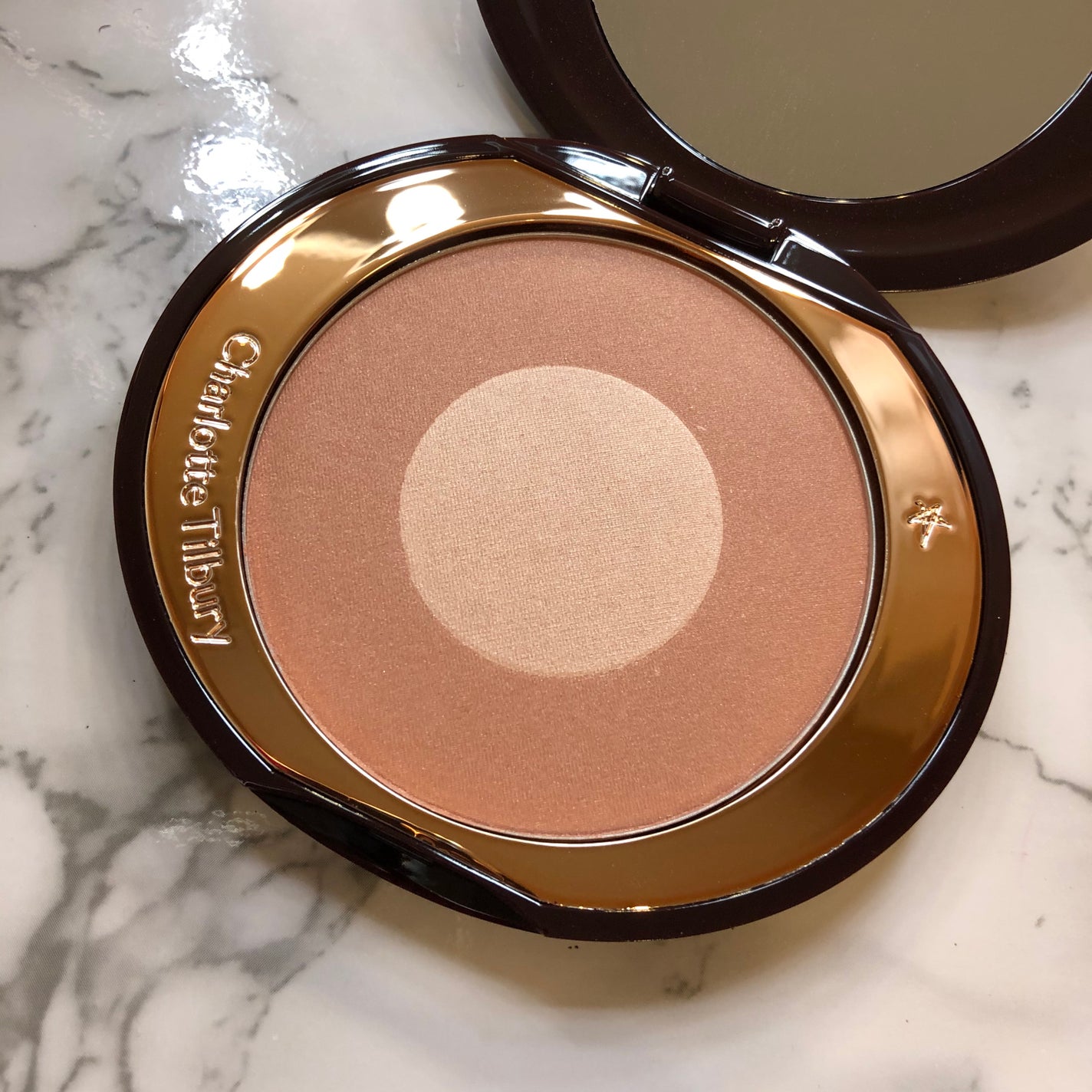 チーク トゥー シック/Charlotte Tilbury/パウダーチークを使ったクチコミ(4枚目)