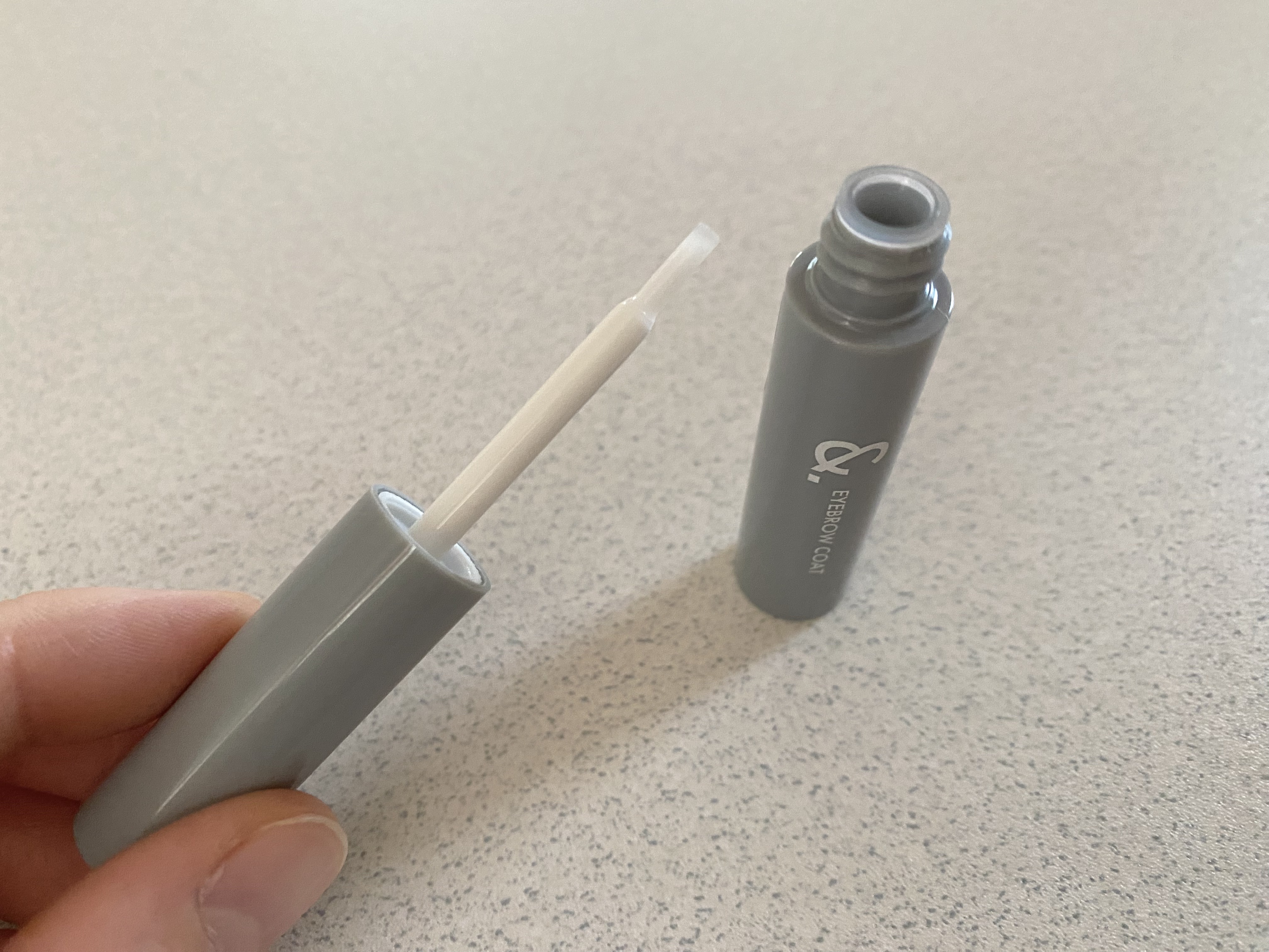 ＆．眉トップコート/DAISO/その他アイブロウを使ったクチコミ（3枚目）