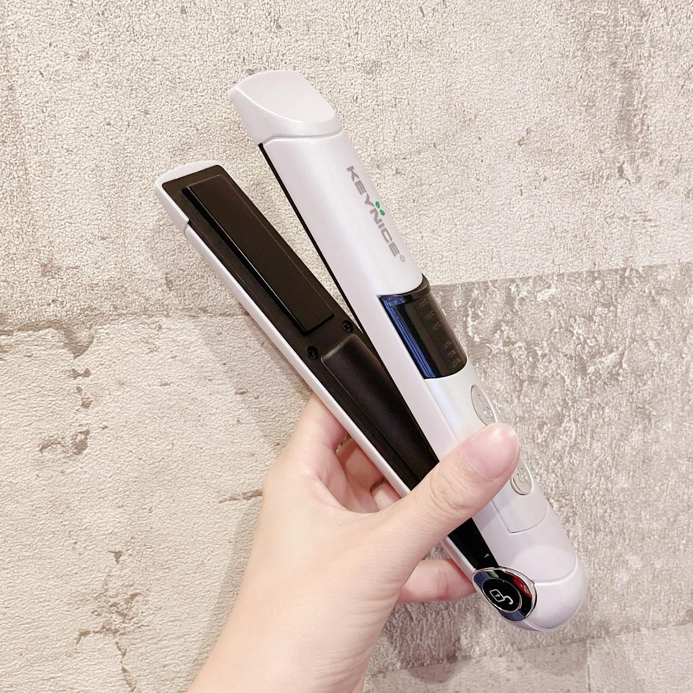 KEYNICE コードレスヘアアイロン/KEYNICE/ストレートアイロンを使ったクチコミ(9枚目)