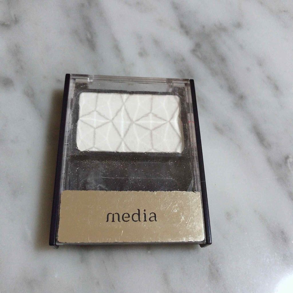 ブライトアップチークN/media/パウダーチークを使ったクチコミ(1枚目)