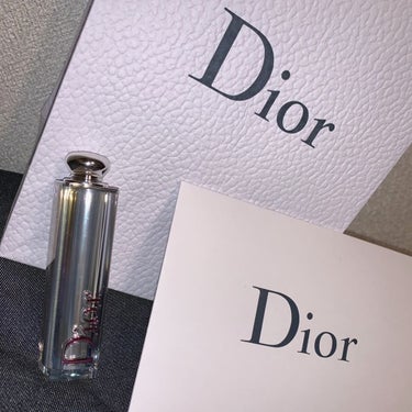 Dior💍

新発売のDiorアディクトステラーシャイン💄💋
めちゃくちゃ塗りやすいし、色落ちしないし、唇も荒れない😍
色もラメが入っててとても可愛い💗
ちなみに571番を買いました😘