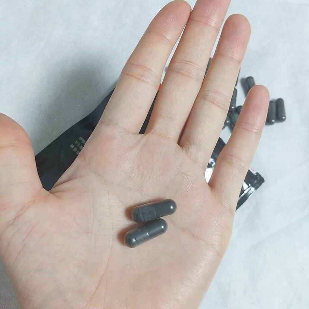 LiLi on LIPS 「厳選された3種の炭パワーで、食生活の改善をサポートするサプリメ..」(4枚目)