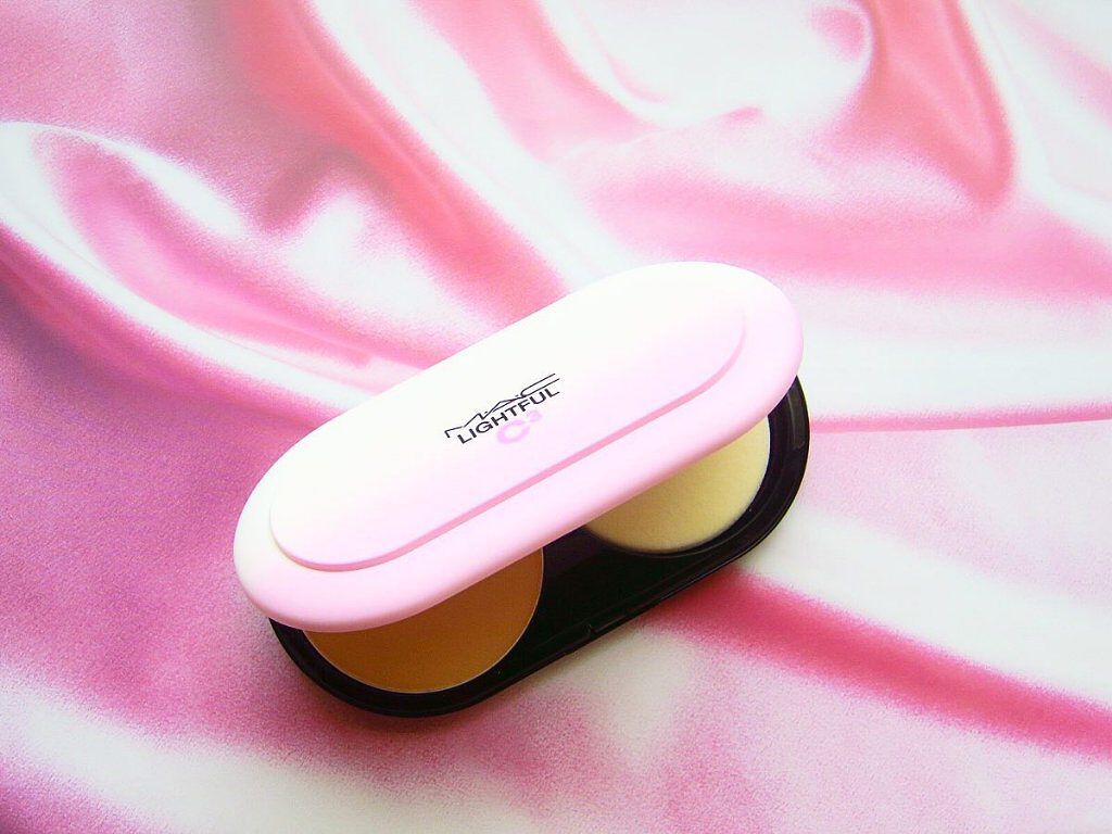 ライトフル C３ ナチュラル シルク パウダーファンデーション/M・A・C/パウダーファンデーションを使ったクチコミ（1枚目）