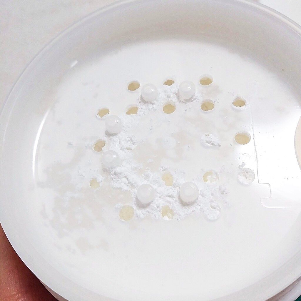 薬用さらさらデオドラントパウダー/デオナチュレ/デオドラント・制汗剤を使ったクチコミ（3枚目）