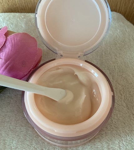 min on LIPS 「カナデル プレミアリフト シワ改善。薬用有効果成分で真皮からシ..」(2枚目)