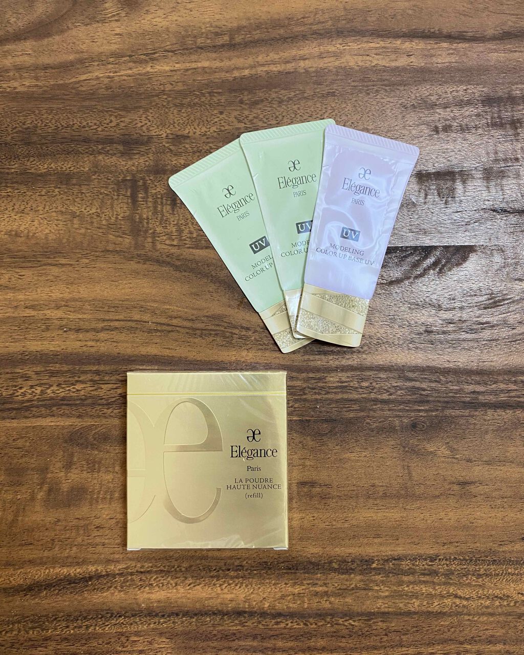 ラ プードル オートニュアンス V ゴージャス/Elégance/プレストパウダーを使ったクチコミ（1枚目）