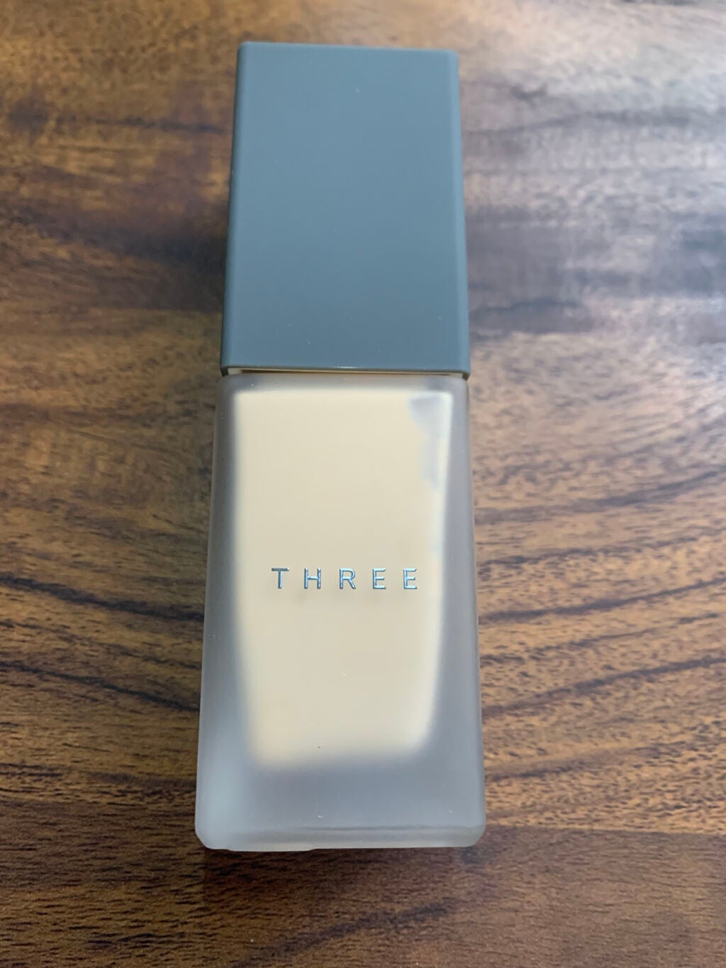 フローレスエシリアル フルイド ファンデーション/THREE/リキッドファンデーションを使ったクチコミ(1枚目)