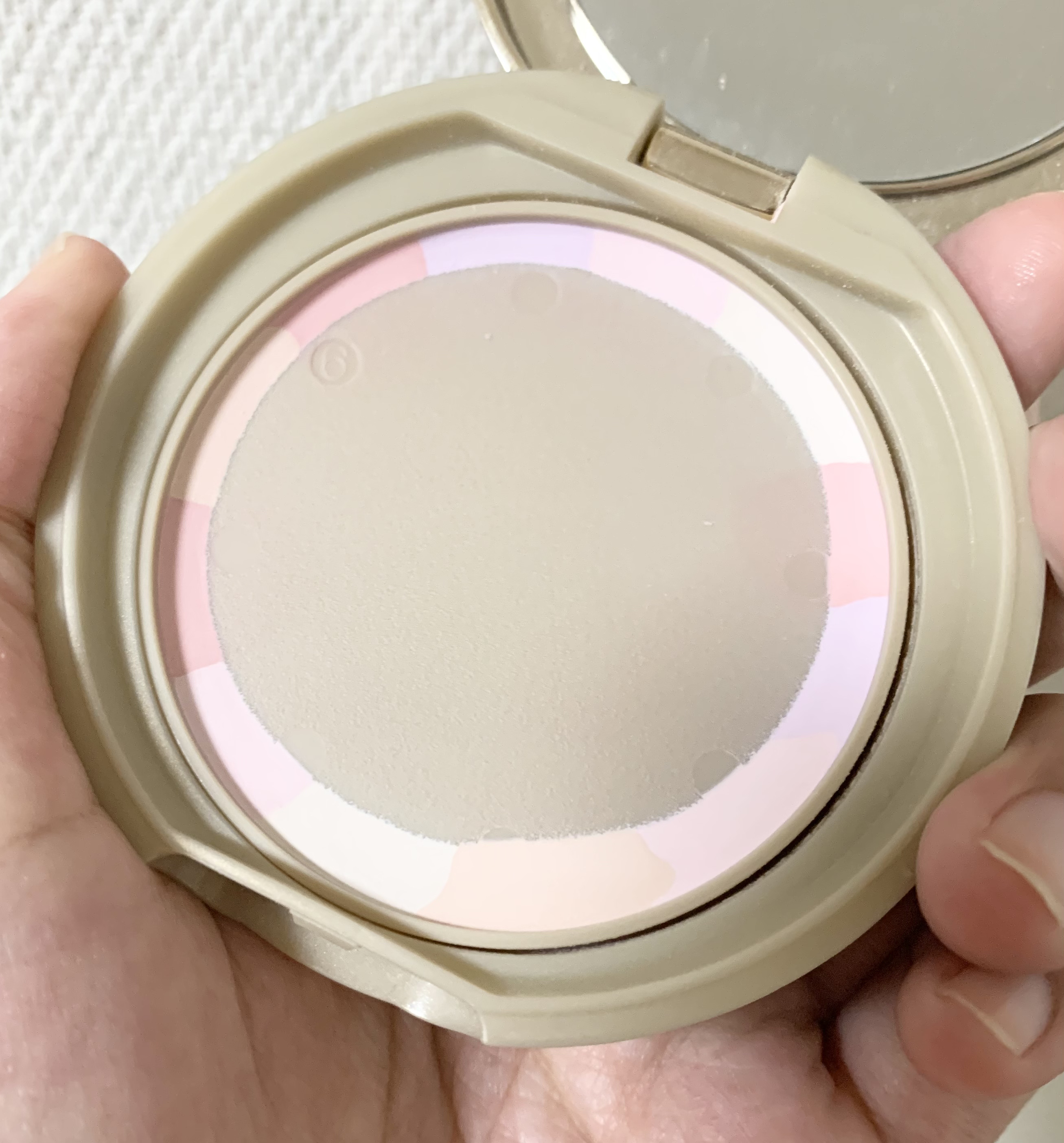 マシュマロフィニッシュパウダー　～Abloom～/キャンメイク/プレストパウダーを使ったクチコミ（2枚目）