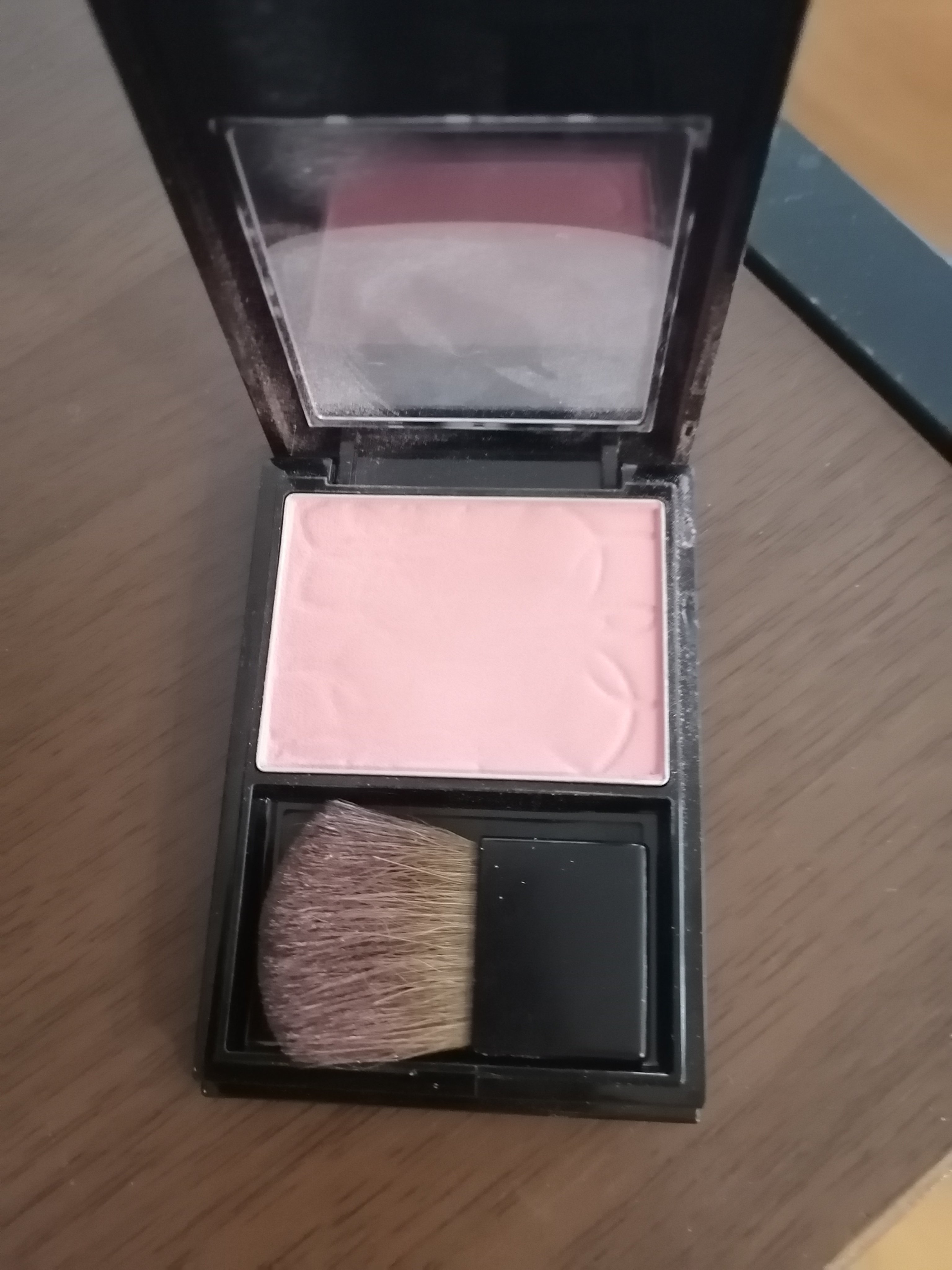 プラチナム 明るさ＆血色アップ チークカラー/エルシア/パウダーチークを使ったクチコミ（1枚目）