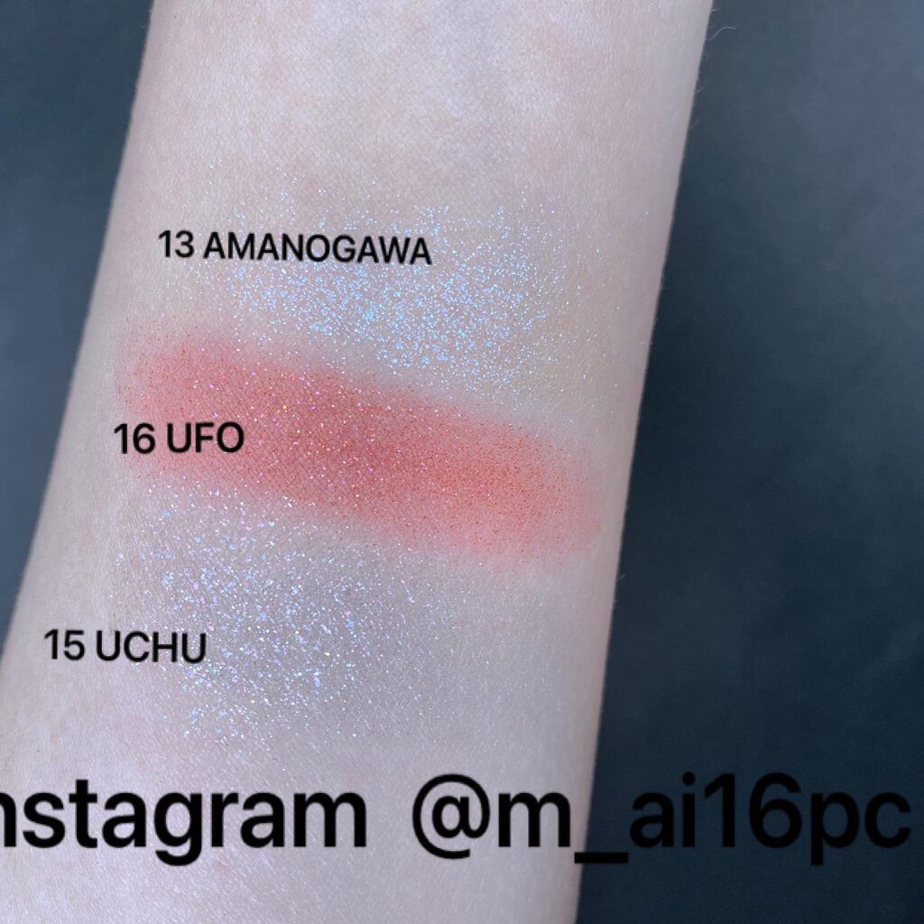 mai❄16PC/骨格3.7/顔タイプ/東京荒川区・日暮里 on LIPS 「エンバントウキョウさんのマルチグリッターカラー✨現物の写真撮っ..」(3枚目)