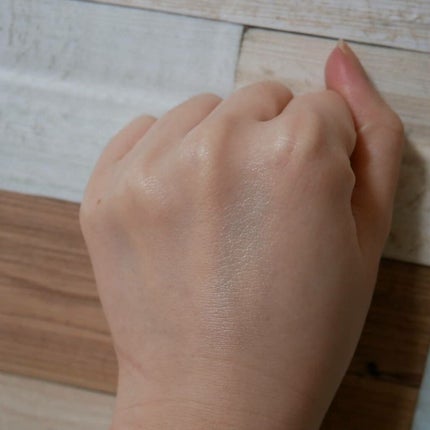 est ブライトニング プレストパウダー パールのクチコミ「プレストパウダーが欲しかったので購入。
最近、自分にはフェイスパウダーよりプレストパウダーの.....」(3枚目)