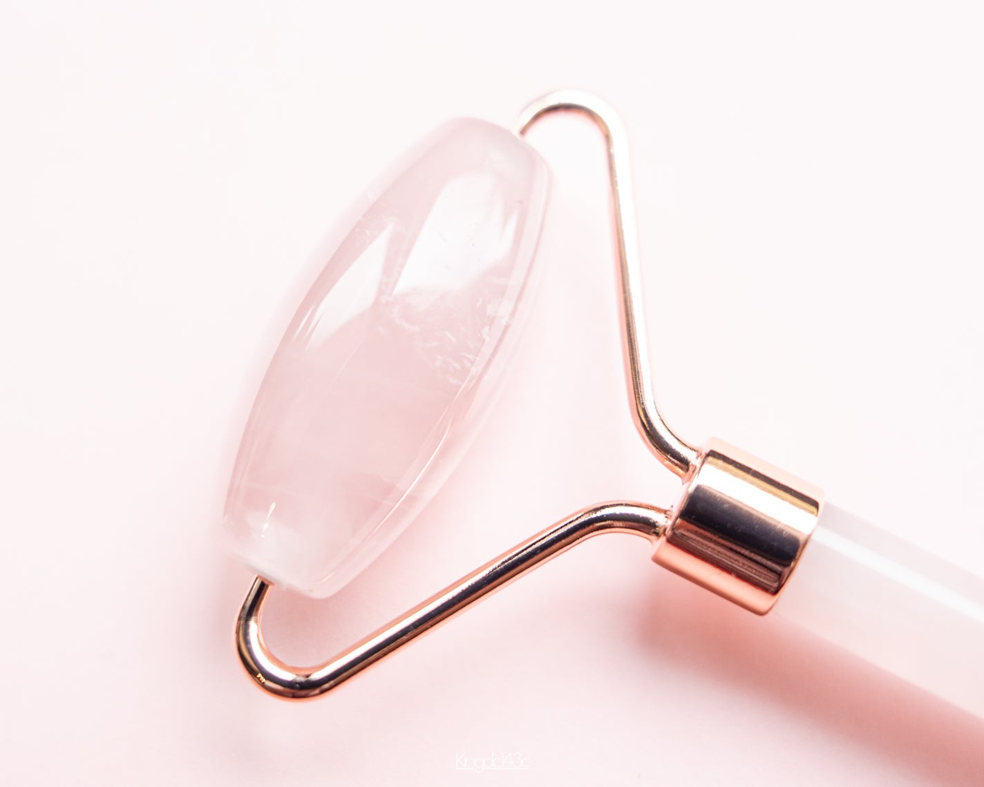 ローズ クォーツ フェイシャル ローラー/SNOW FOX SKINCARE/その他スキンケアグッズを使ったクチコミ(7枚目)