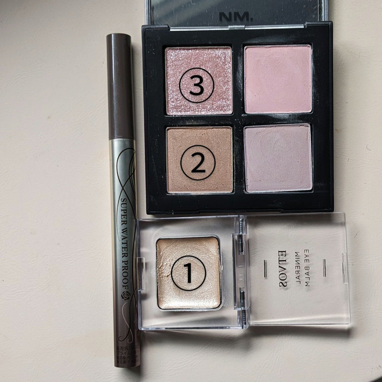 ミネラルアイバーム/エトヴォス/ジェル・クリームアイシャドウを使ったクチコミ（2枚目）