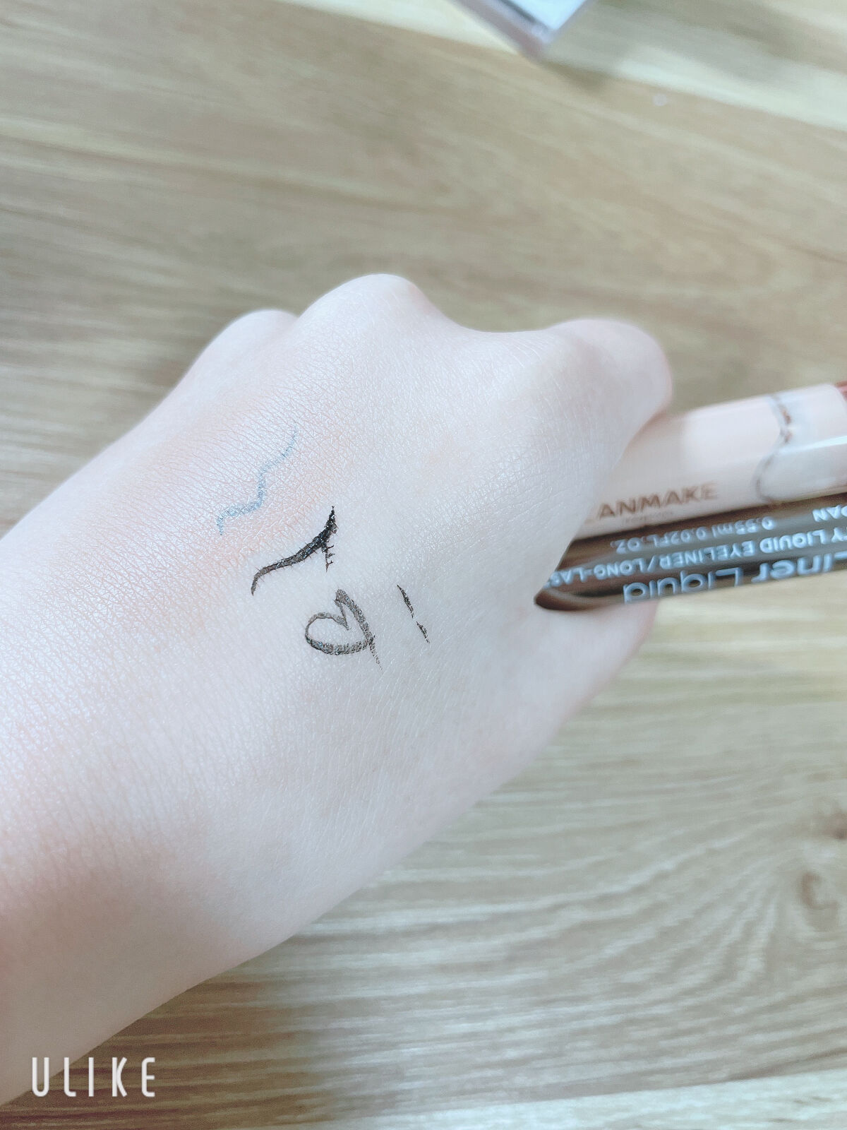 リキッドアイライナーR4 ブラック（サンリオキャラクターズ限定デザイン）/ラブ・ライナー/リキッドアイライナーを使ったクチコミ（1枚目）