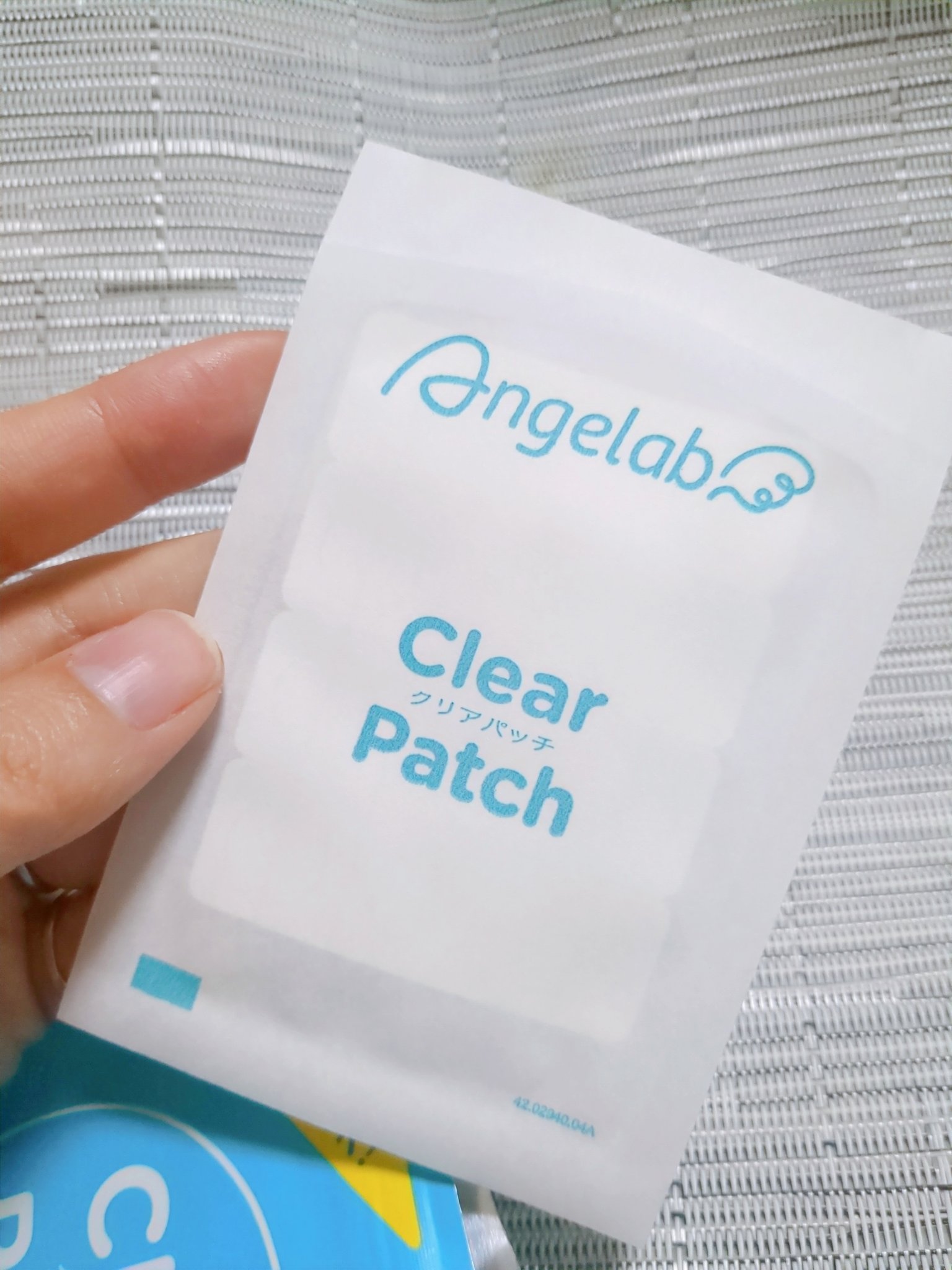 Angelab クリアパッチのクチコミ「ニキビから吹き出物といわれる年齢になったけど
でもときどきできるんです、吹き出物
なるべく触ら.....」（2枚目）