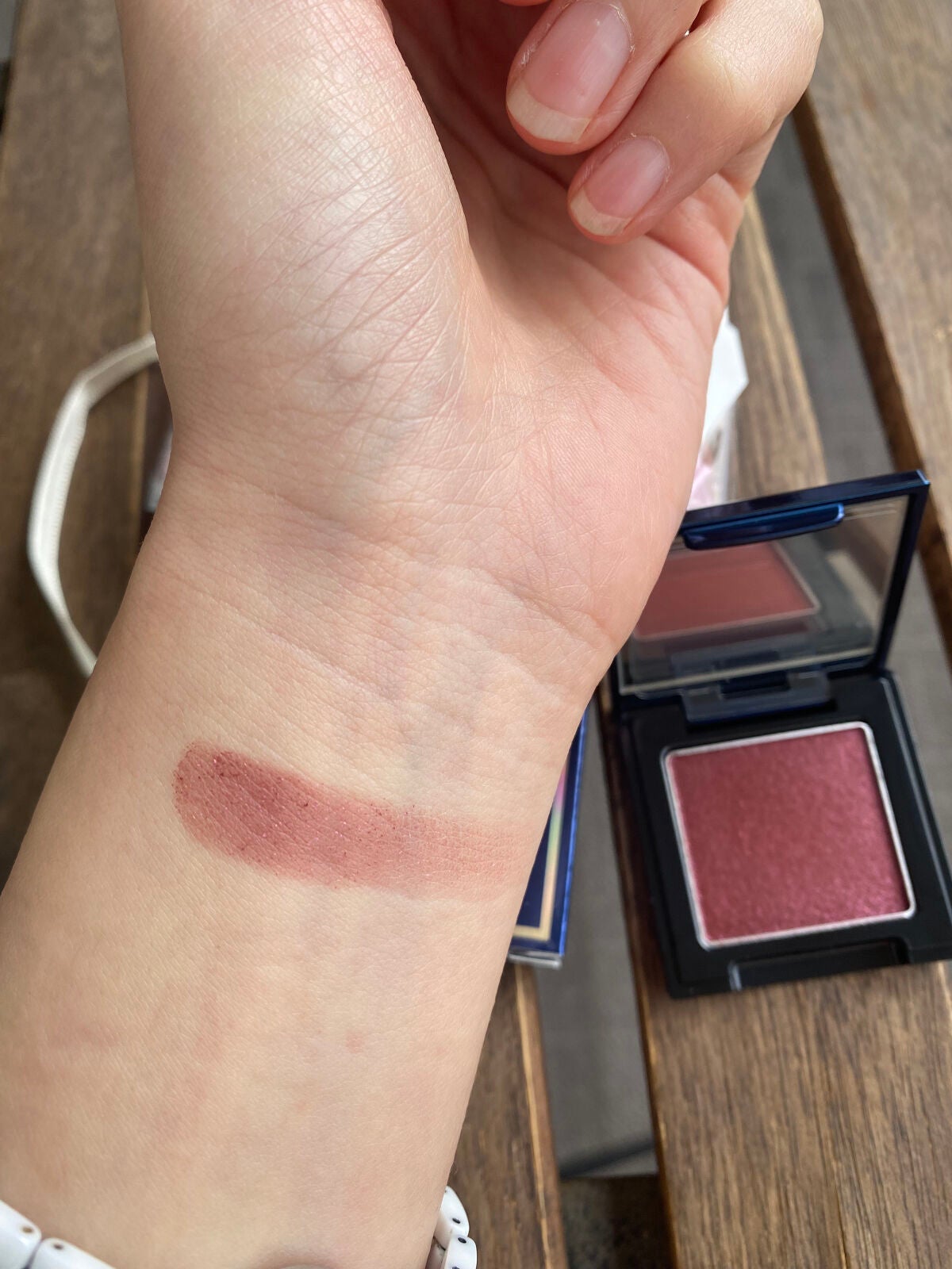 ラズル アイカラー/エレガンス ラズル /単色アイシャドウを使ったクチコミ(2枚目)