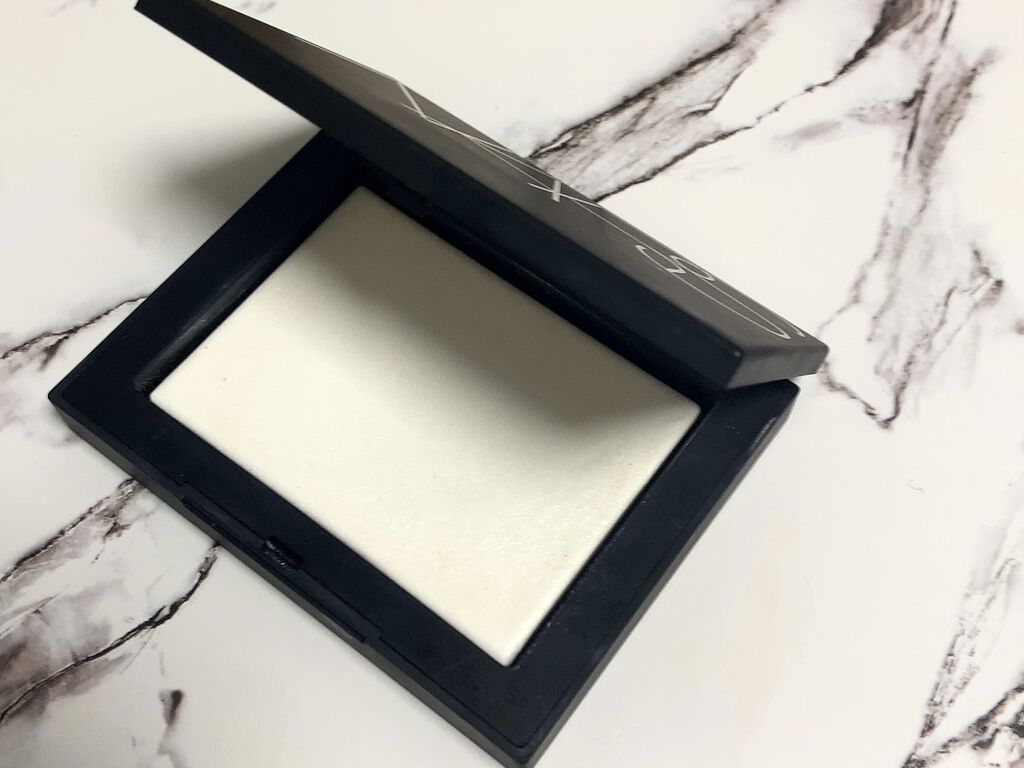 ライトリフレクティングセッティングパウダー　プレスト　N/NARS/プレストパウダーを使ったクチコミ（2枚目）