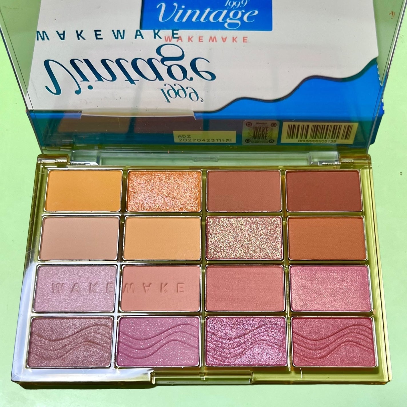 ソフトブラーリングアイパレット/wakemake/アイシャドウパレットを使ったクチコミ(2枚目)