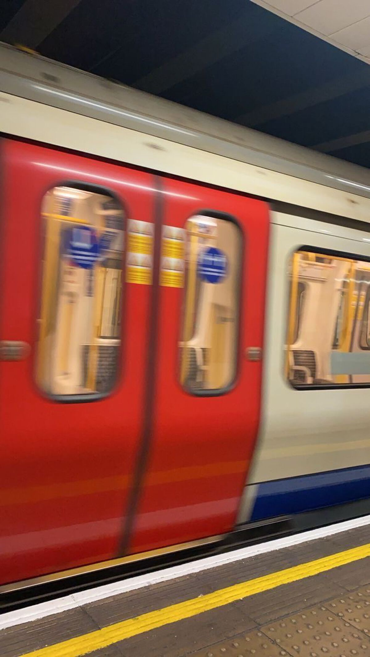 yui on LIPS 「..」(2枚目)