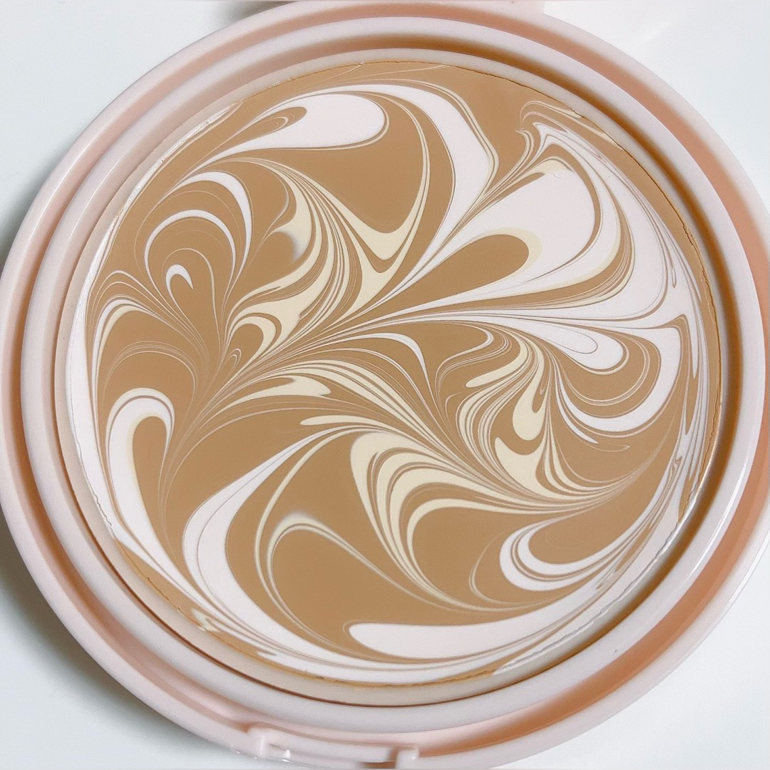 ヴェールヌーディ エッセンスパクトグロウ/AGE20’s/クリーム・エマルジョンファンデーションを使ったクチコミ（2枚目）