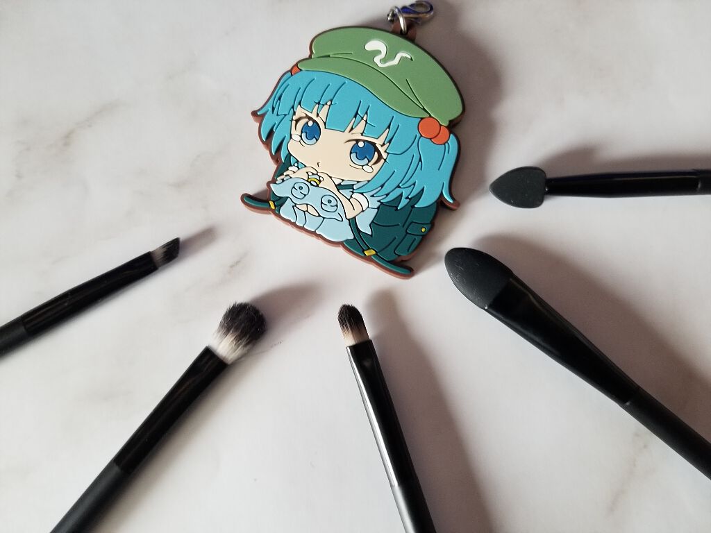 UR GLAM　EYESHADOW BRUSH B/U R GLAM/メイクブラシを使ったクチコミ（2枚目）