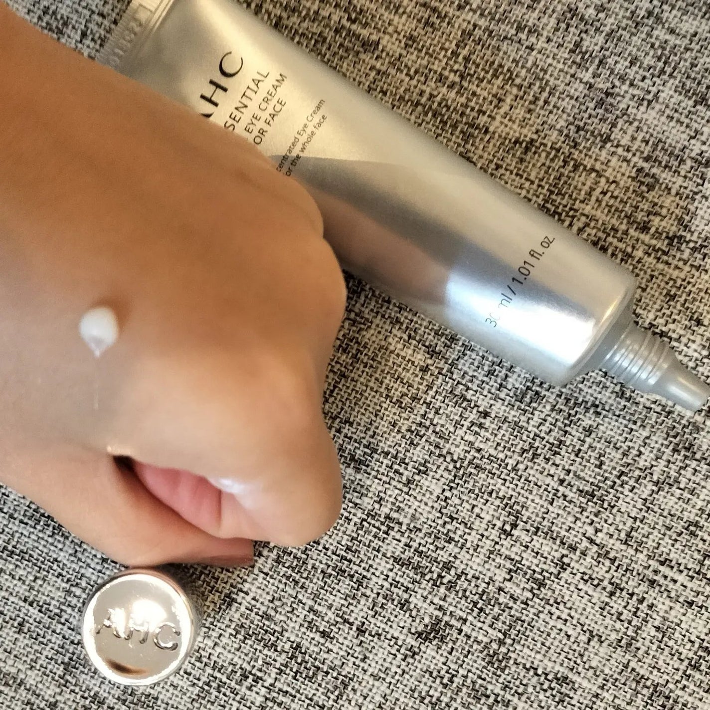 エッセンシャル リアル アイクリーム フォーフェイス/AHC/アイケア・アイクリームを使ったクチコミ(3枚目)