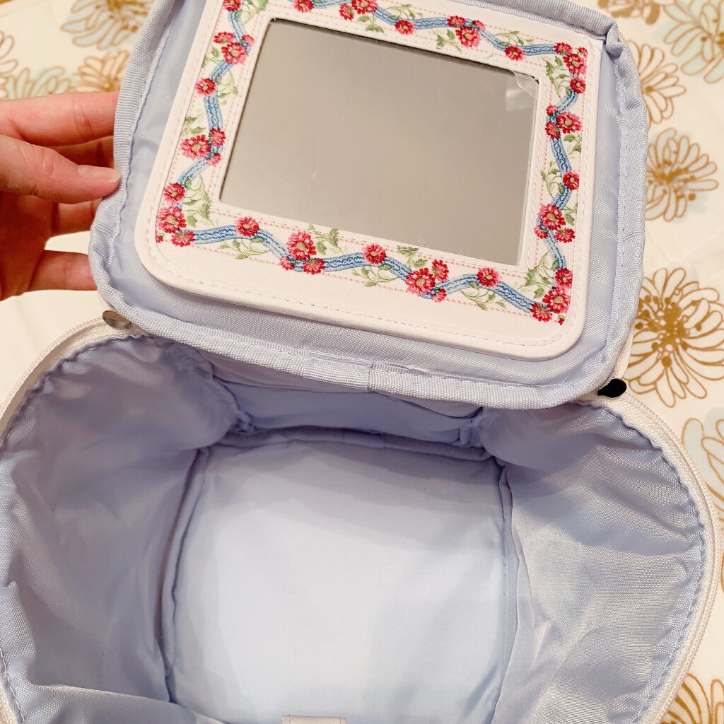 セッティング パウダー/PAUL & JOE BEAUTE/プレストパウダーを使ったクチコミ(4枚目)