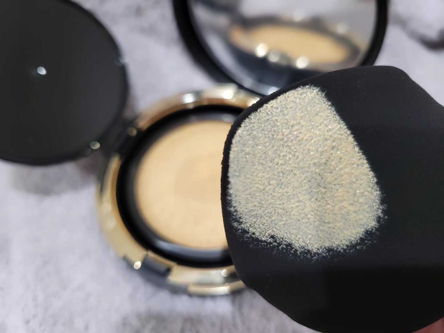 オリジナル ピュア セラム カバーアップ クッション/bareMinerals/クッションファンデーションを使ったクチコミ（3枚目）